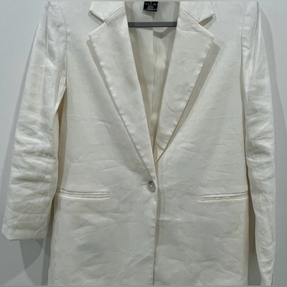 DKNY Blazer Size 4 Cream Color Linen Fabric Front Pockets One Button Closure - Picture 1 of 5